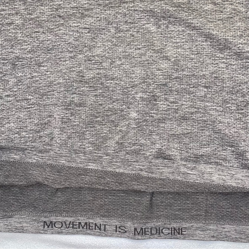 Mens Lululemon x Rose Bowl Gray Metal Vent SS 5K, MSRP $98 - Picture 5 of 10